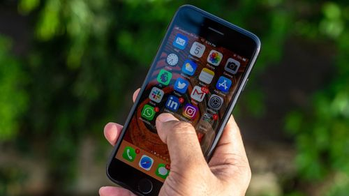 Apple iPhone SE 2022.jpg
